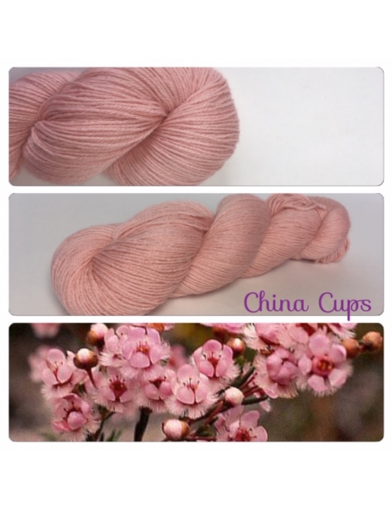 "China Cups " Fil Fingering 100% Mérinos